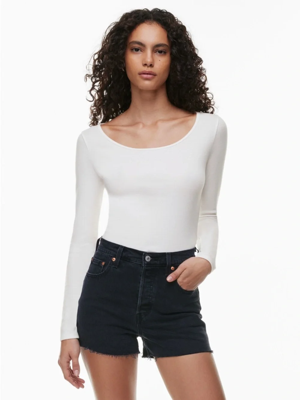 Levi’s ribcage crop flare black shorts - Picture 2 of 2